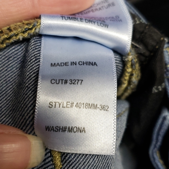 Like new! Articles of Society skinny jeans, 28 - Picture 8 of 9